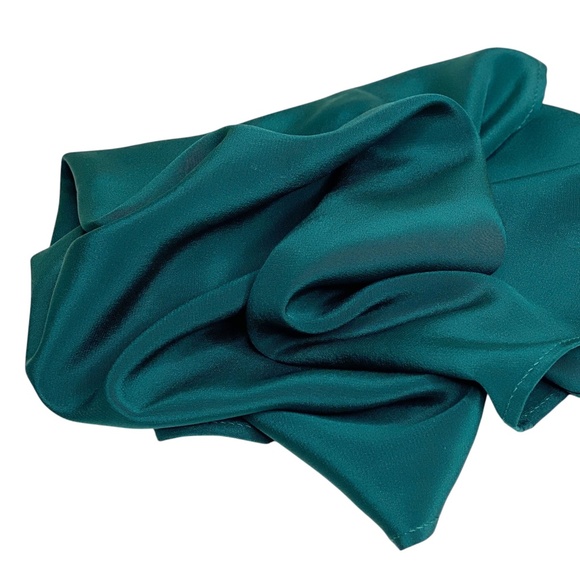 NWT SILKLETTE Emerald Green 100% Fine Silk Kerchief Scarf - Picture 3 of 4